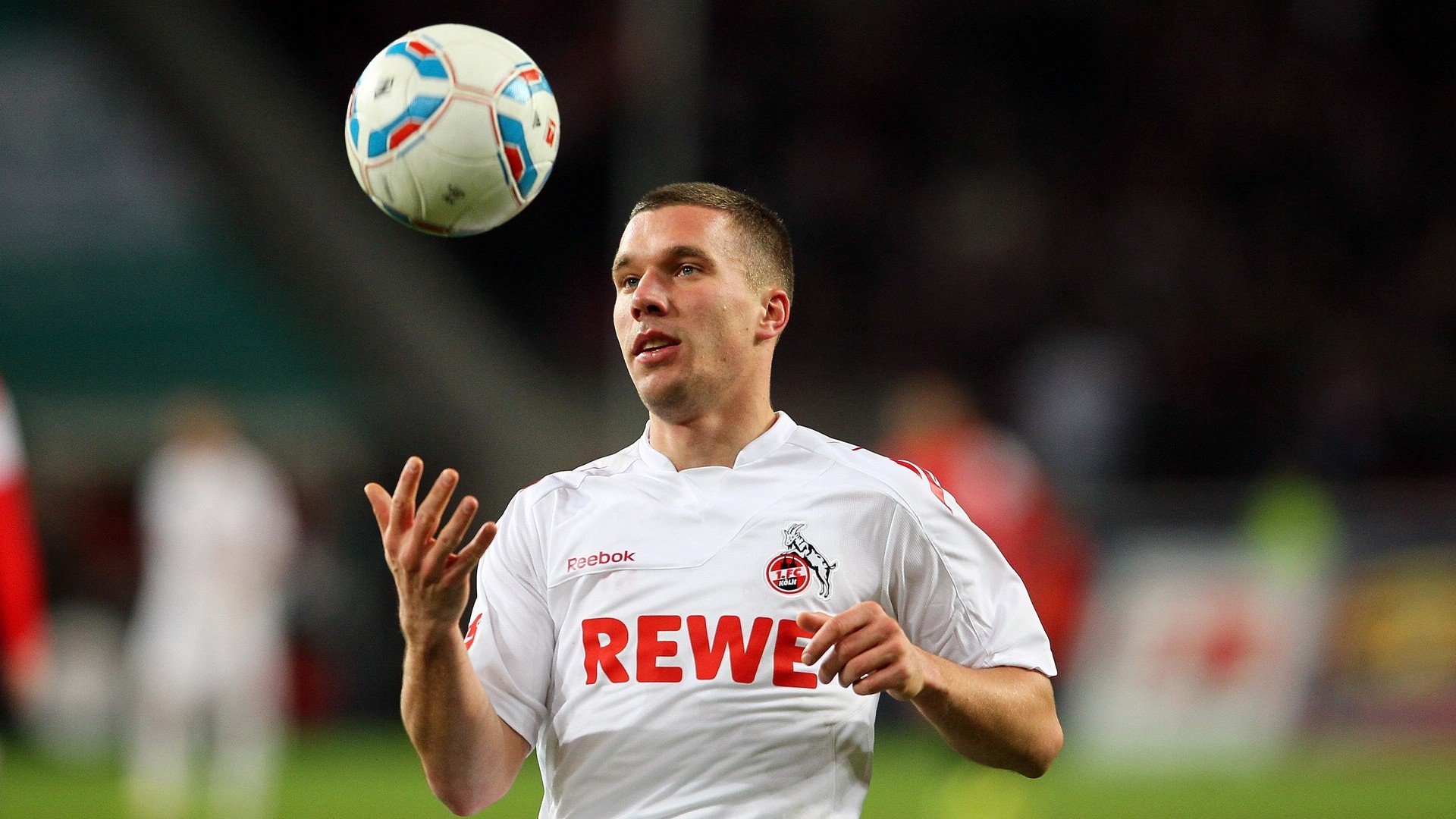 欧冠淘汰赛之夜，格纳布里一手掌控比赛走势